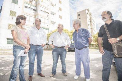 Inza recorri� el barrio 18 de Abril y recogi� las inquietudes de los vecinos