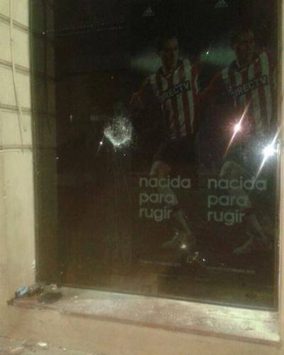 Desconocidos atacaron la sede del club Estudiantes