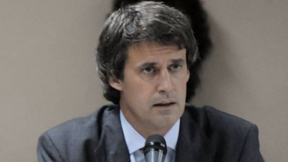 Prat Gay, sobre el d�lar: "El problema no se resuelve con una devaluaci�n"