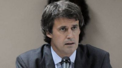Prat Gay, sobre el d�lar: "El problema no se resuelve con una devaluaci�n"