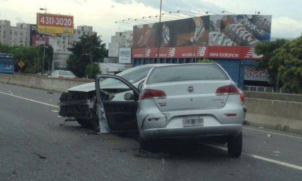 Chocaron dos veh�culos en Panamericana en Mart�nez