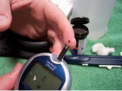 Almirante Brown - Glew: jornadas de diabetes e hipertensi�n