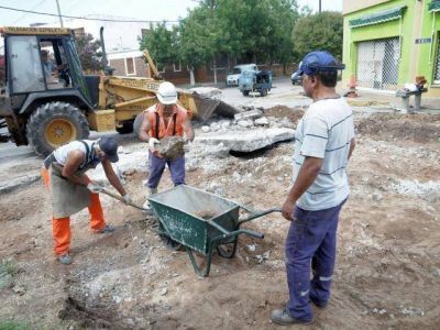 Intensos trabajos de bacheo