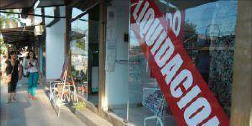 Comercios c�ntricos liquidan stock de mercanc�a �por falta de ventas�