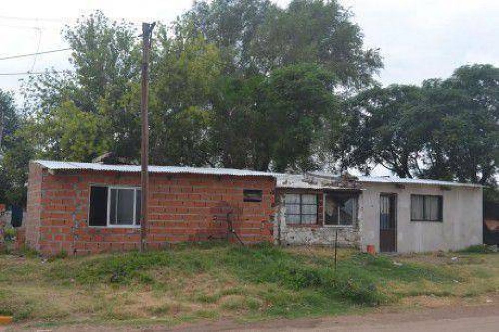 Fueron techadas las viviendas afectadas por temporal en Tres Lomas