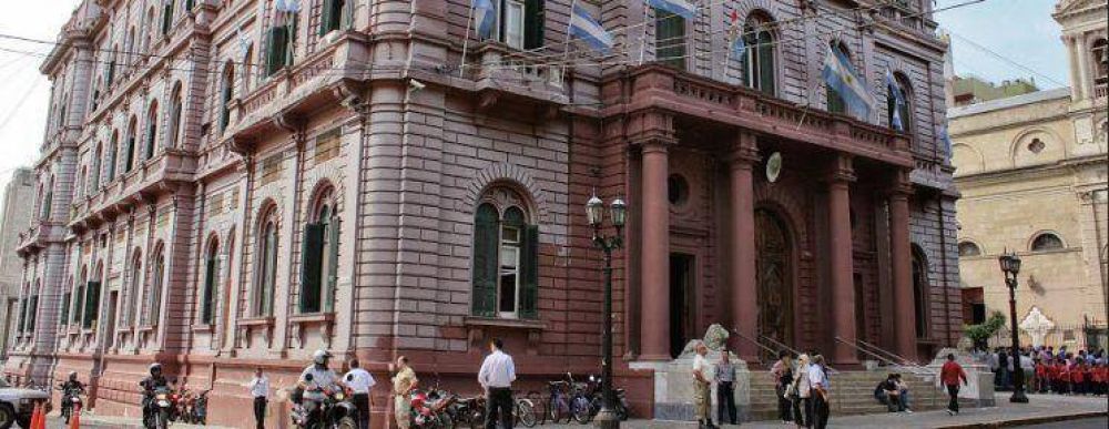 Municipales apuran la paritaria y van por una suba del 30%