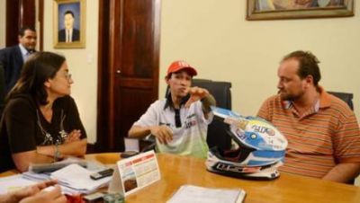 Demelchori lleg� a Catamarca y visit� a la Gobernadora