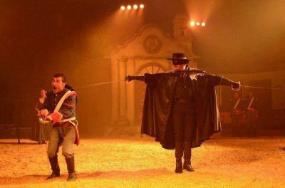 "El Zorro" volvi� a sala llena
