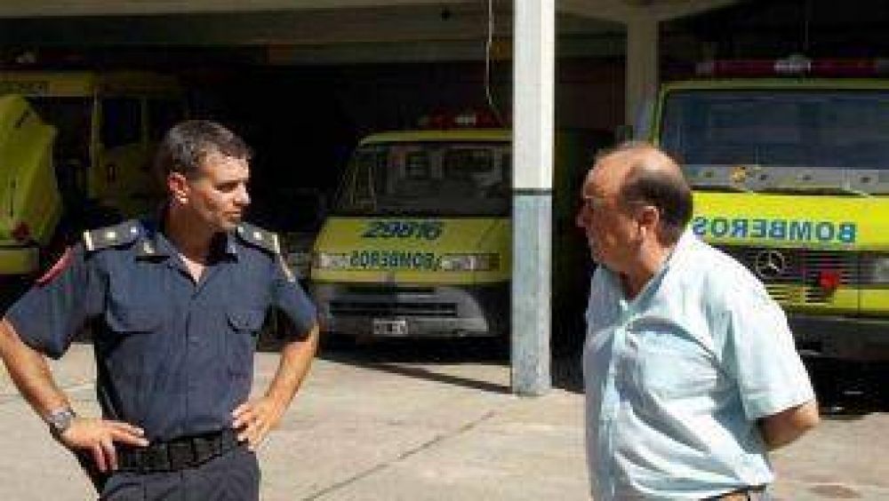 Vidal agradeci� el trabajo de los bomberos en el control de incendios