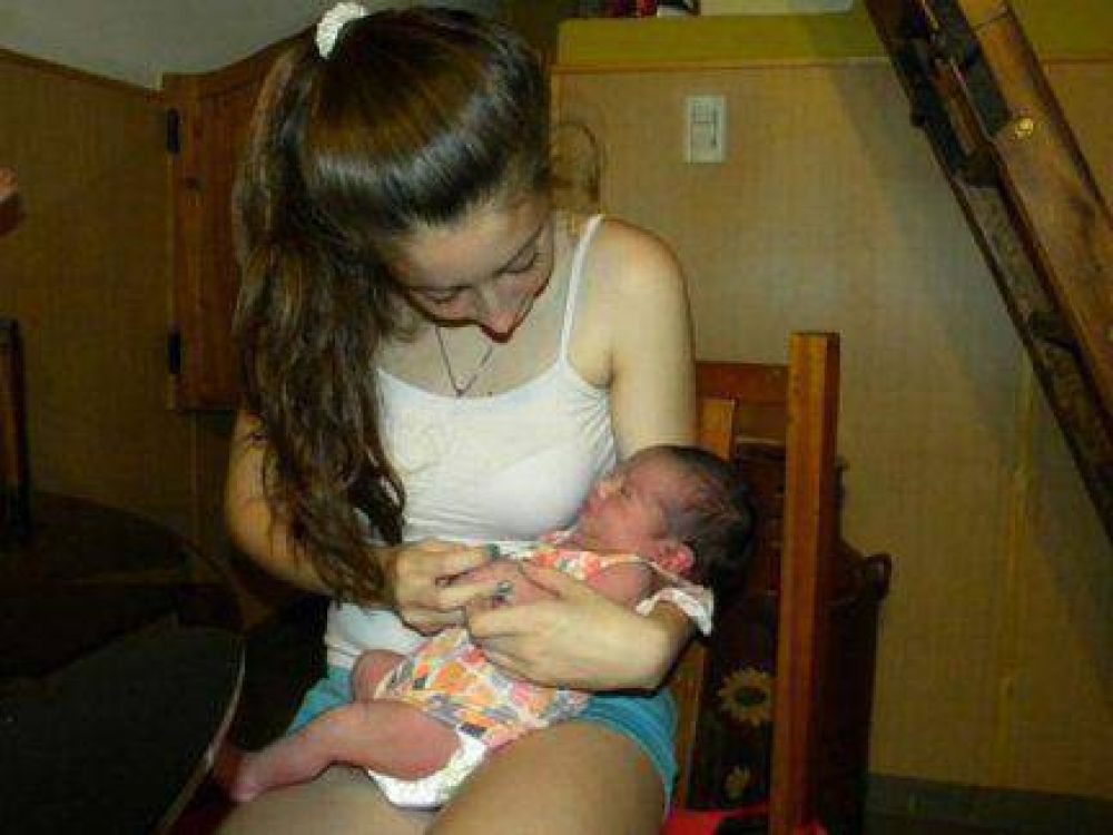 "Nunca sent� s�ntomas", dijo la adolescente que dio a luz sin saber que estaba embarazada 