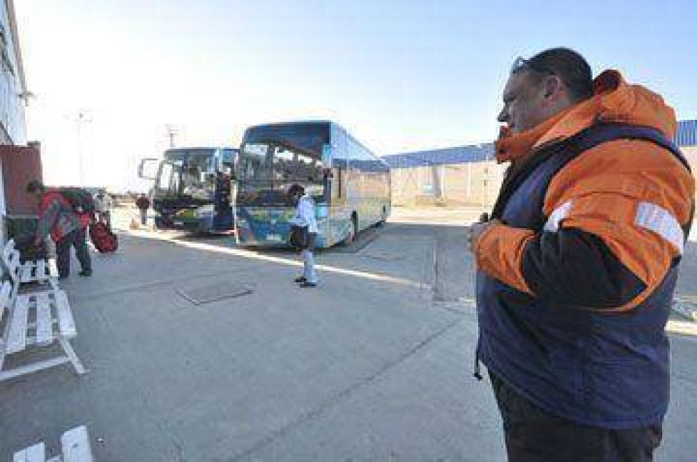 La UTA amenaz� con tres d�as de paro para choferes de larga distancia