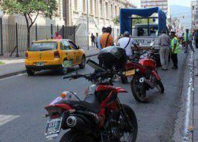 Exhortan el uso del �casco� y �cintur�n de seguridad� a trav�s de operativos en la zona c�ntrica de la capital
