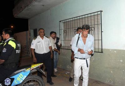 Asesinan a un anciano y luego le prenden fuego