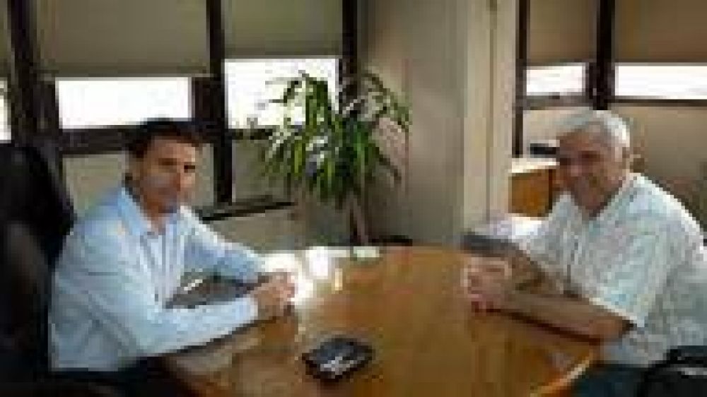 Servicios p�blicos: La Porta recibi� a Intendente de 9 de Julio por plan de inversiones