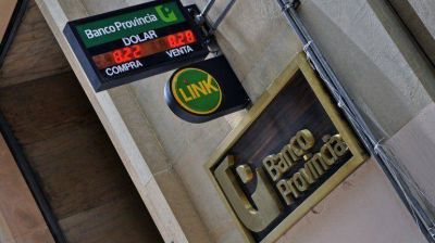 Fuerte suba del d�lar oficial: se vende a $8,05