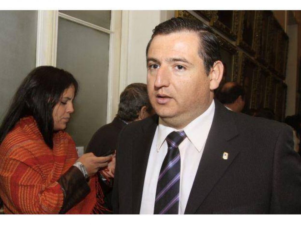 El intendente de Santa Rosa pidi� la renuncia a todo su gabinete