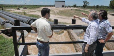 El gobernador recorri� el complejo productivo Puerto Las Palmas que incorpora planta de alimentos balanceados