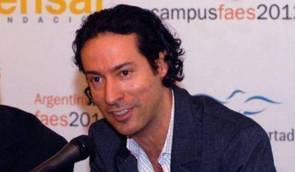 Petrella defendi� las "aulas container"