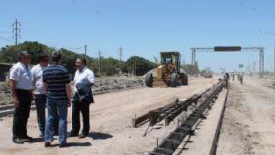 Jalil supervis� avances en las obras del Acceso Sur y arroyo Tiorquito