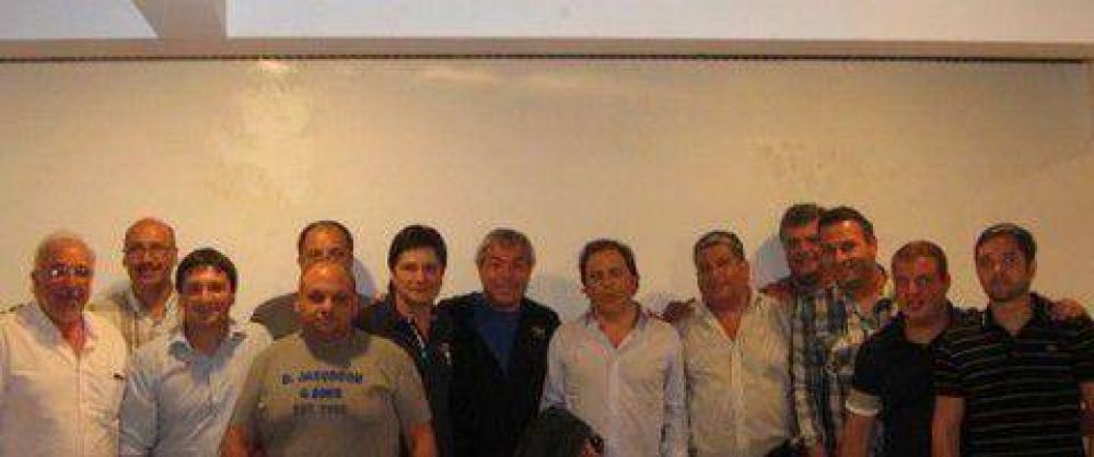 El massismo fundacional ya camina la Provincia y se reuni� con Giustozzi