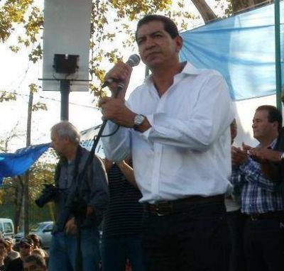 Garaza, con �la tranquilidad de saber que en estos meses el trabajador tiene un peso en el bolsillo�