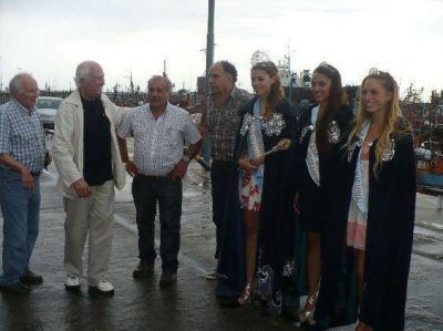 �Pino� Solanas visit� la Fiesta Nacional de los Pescadores