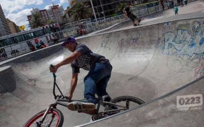 Tres aprehendidos tras batalla campal detr�s del skate park