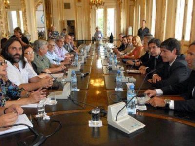 Demora de la paritaria complica a las provincias