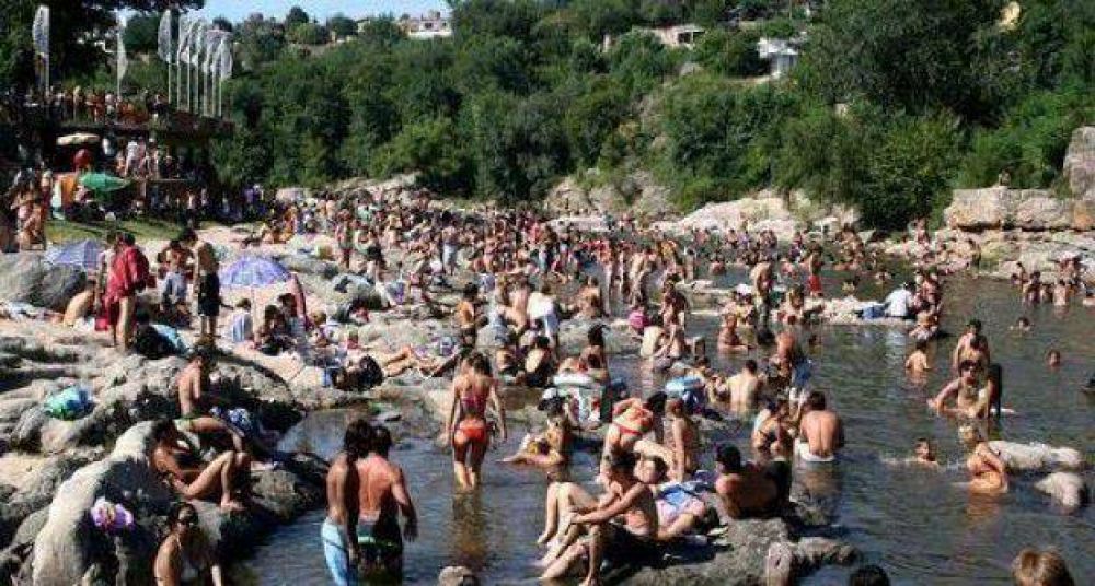 Por la sequ�a, crece el peligro en los r�os de las sierras