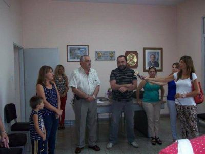 Ort�z entreg� cr�ditos y otros beneficios en Villa Mirasol