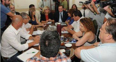 El gobierno convoca a la paritaria central