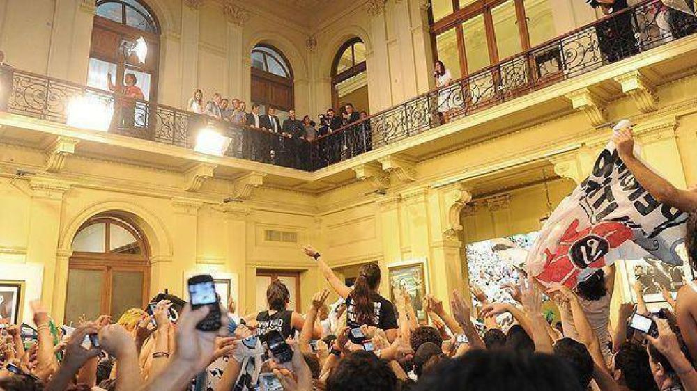 Pol�ticos entrerrianos destacan el programa Progresar lanzado por CFK	 