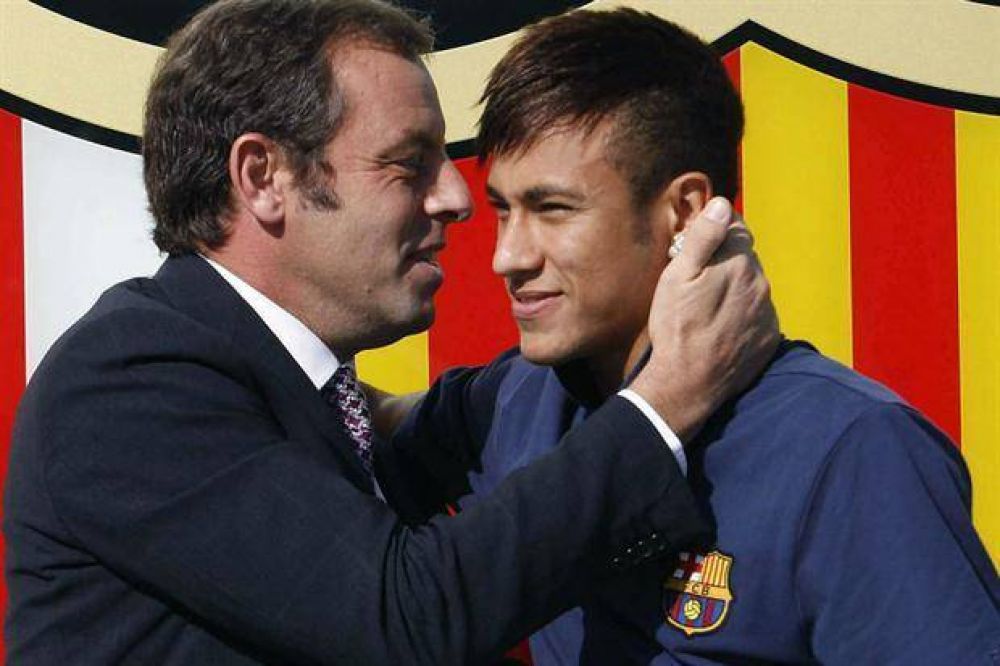 Se fue Sandro Rosell, tras un esc�ndalo que Barcelona jam�s imagin�