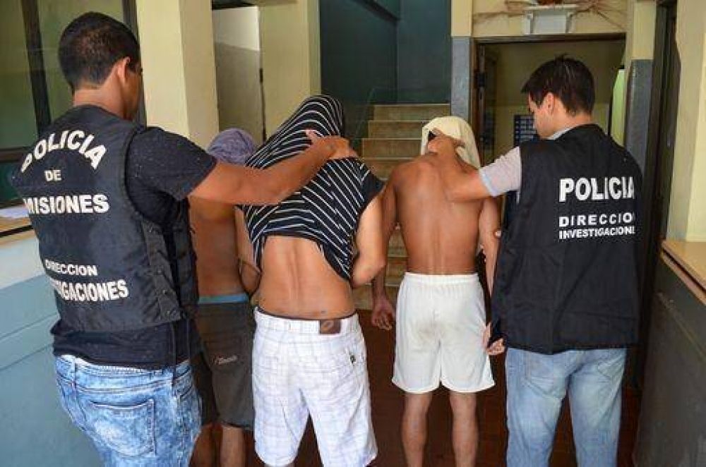 Tres hermanos fueron detenidos acusados de abusar sexualmente de una joven de 19 a�os