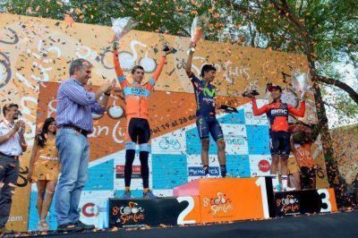 Poggi recibi� a los ciclistas en la cuarta etapa