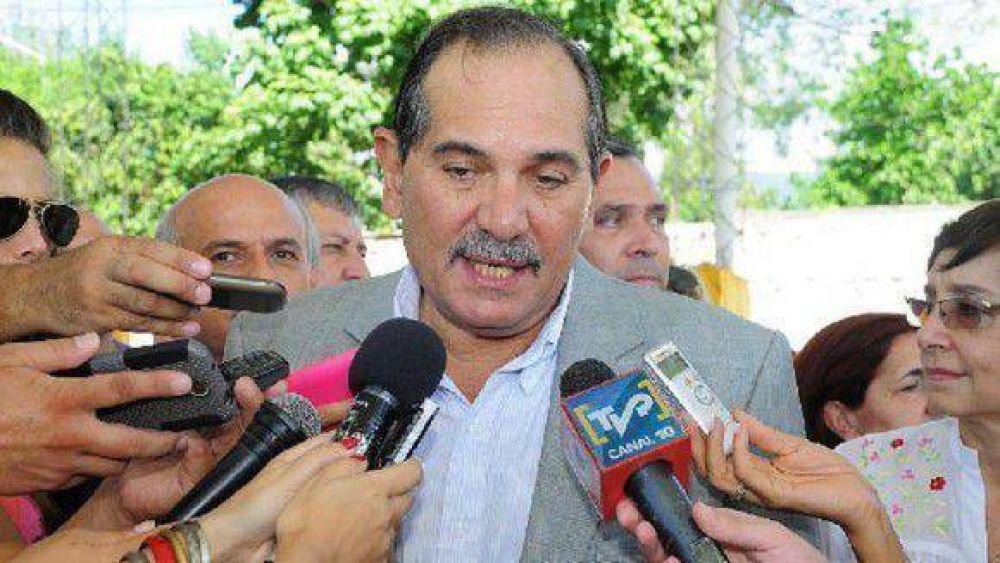 Quemaron dos camionetas y tendr�n que pagarlas
