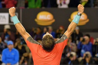 Rafa Nadal contundente: demolió a Roger Federer y está en la final