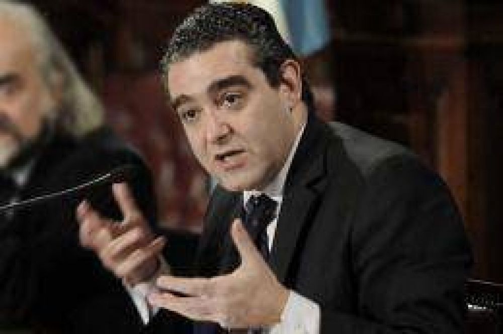 -Prat Gay busca generar una acci�n psicol�gica, no hace an�lisis econ�micos-