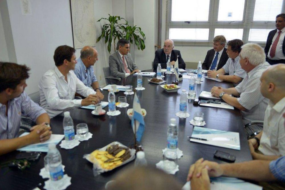 El sector pesquero le traslad� sus inquietudes al ministro Casamiquela