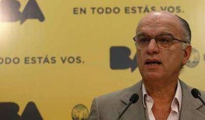 "Deber�an convocar al todo el arco opositor"