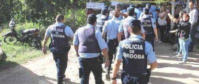 Polic�as imputados por sucesos de diciembre permanecer�n detenidos