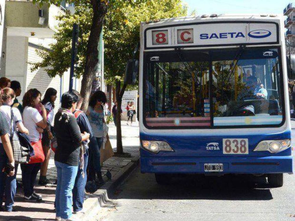 Se multiplican las quejas por el transporte urbano