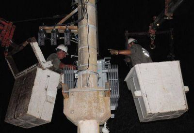 Una falla en un transformador dej� sin luz y agua a una amplia zona  