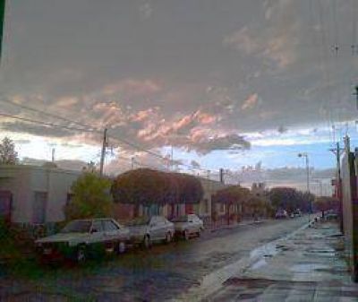 La lluvia trajo alivio a la fatiga por el calor  