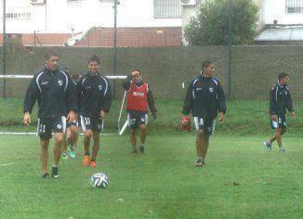 Quilmes juega hoy con Hurac�n el primer amistoso desde el regreso de Tandil