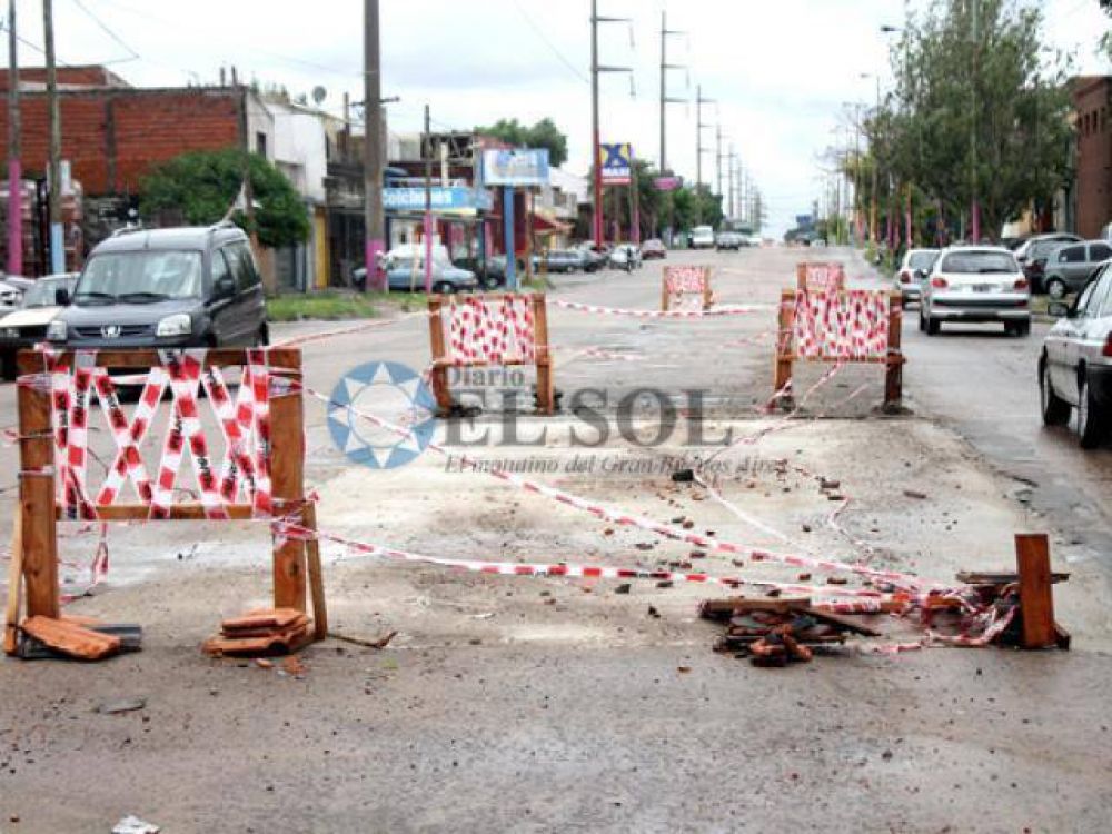 Contin�an las tareas de bacheo