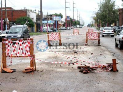 Contin�an las tareas de bacheo
