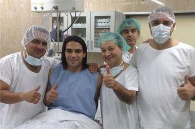 Operaron exitosamente a Rafamel Falcao: "Tiene un 50% de posibilidades de jugar el Mundial"