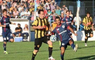 San Lorenzo desnivel� en el segundo tiempo y super� a Santamarina