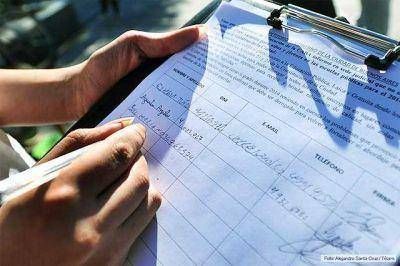 Realizan una junta de firmas por la falta de vacantes en las escuelas p�blicas porte�as